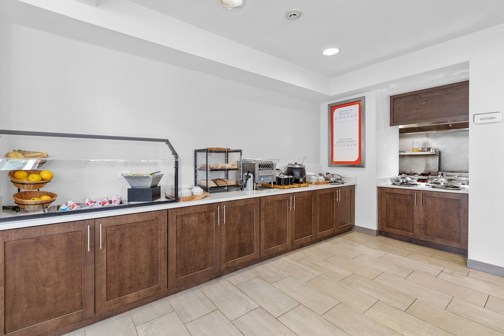 Hilton Garden Inn Syracuse - photo 39