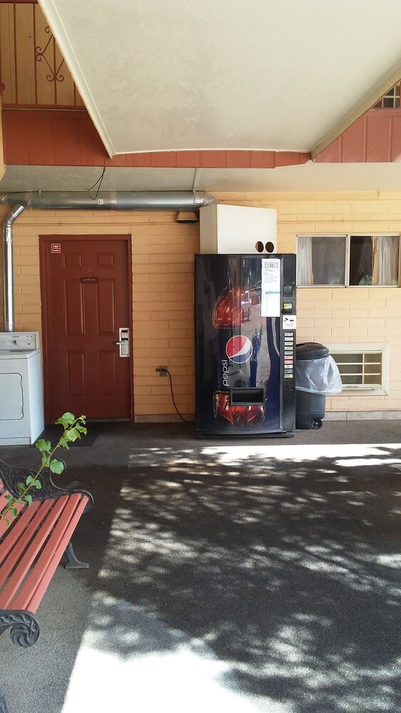 Rode Inn Motel - photo 32