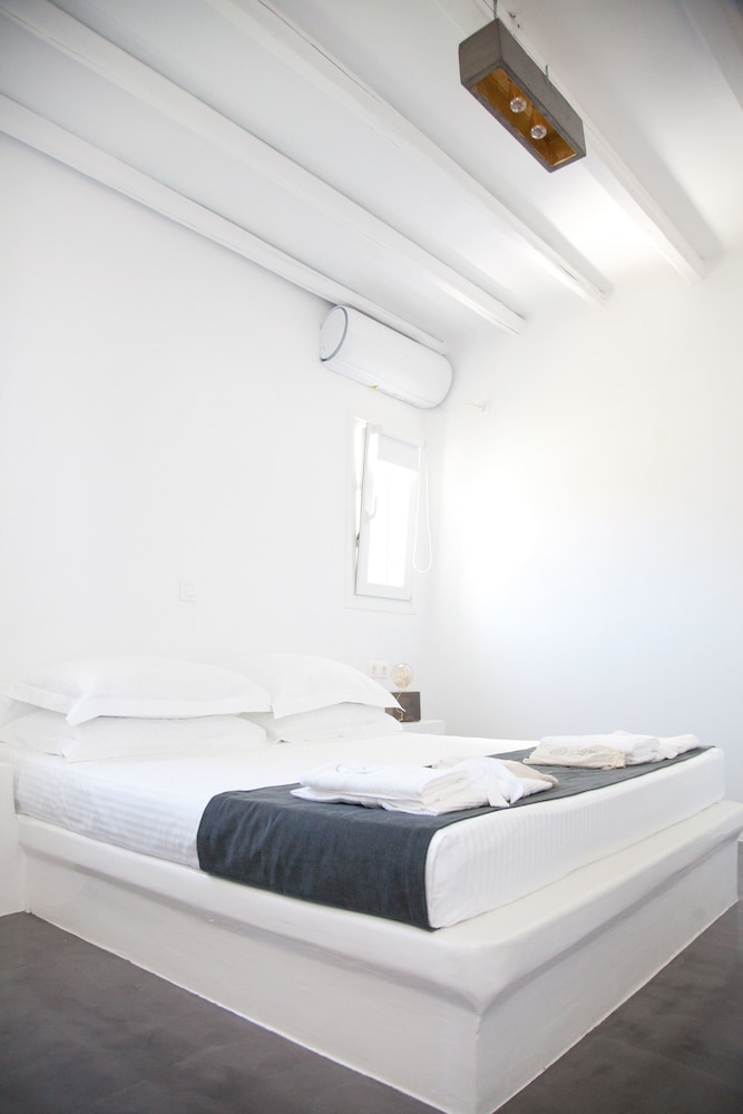 OW Andros Luxury Suites — Andros — photo 5