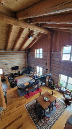 Firefly Creek Lodge - photo 3