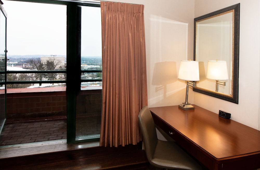 DoubleTree by Hilton Philadelphia West - photo 29