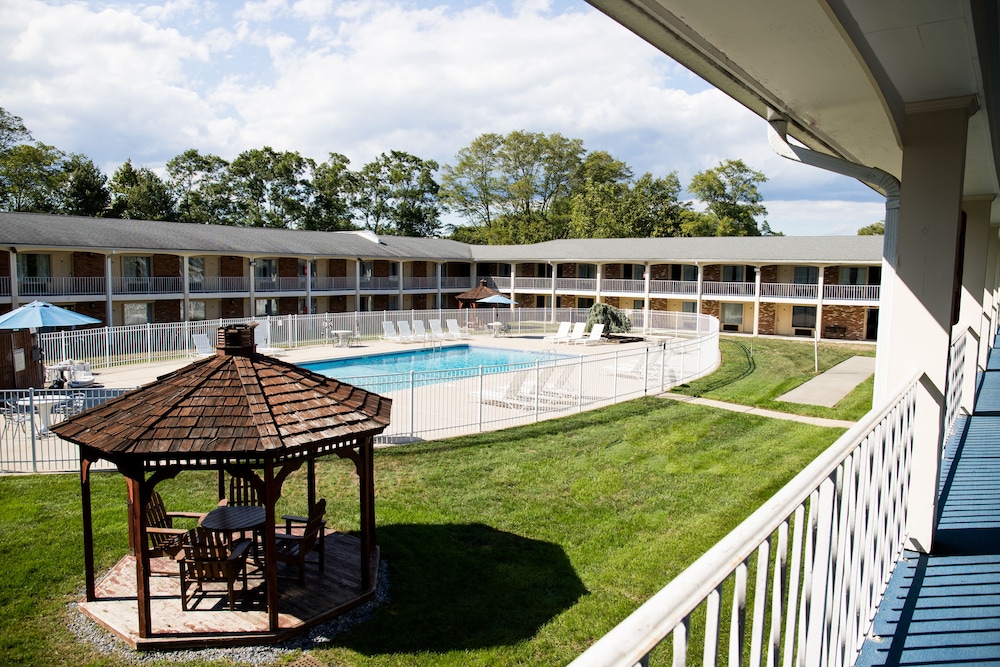 Crystal Inn Eatontown - photo 26