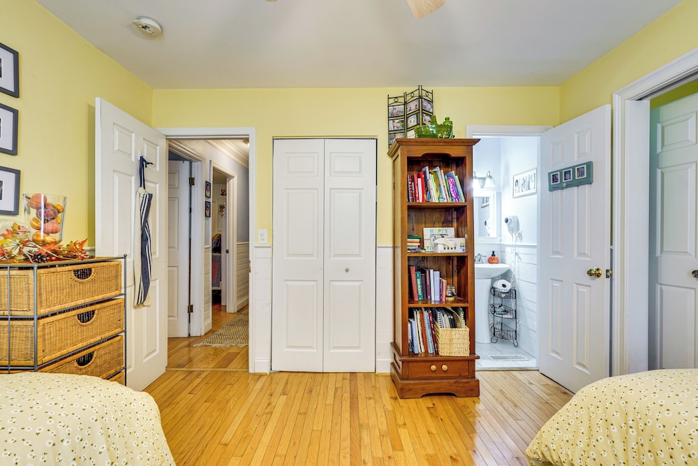 Walk to Beach: Gem w Pool & Spa in Isle of Palms - photo 20