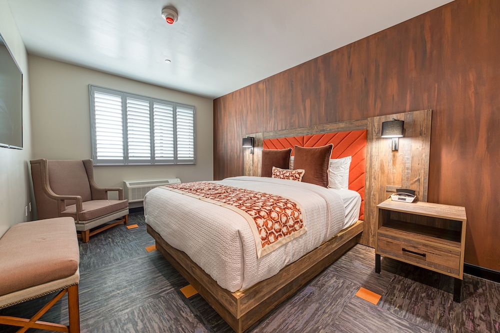 Hotel Lexen Newhall - photo 16
