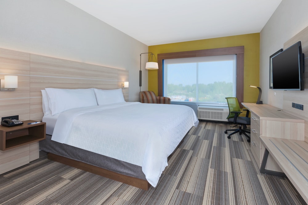 Holiday Inn Express & Suites Grand Rapids Airport South by IHG - photo 12