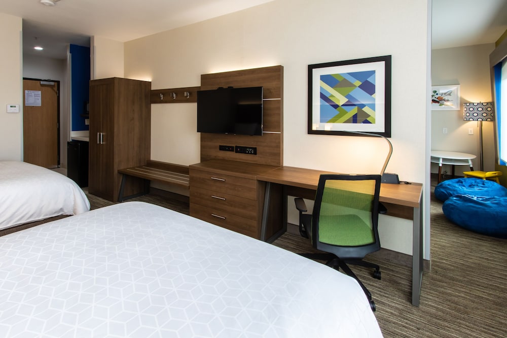 Holiday Inn Express Hotel & Suites Roseville Galleria Area by IHG - photo 67