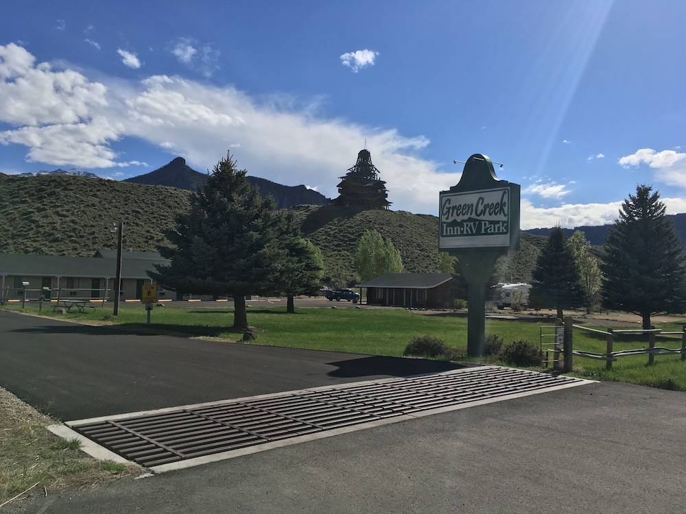 Green Creek Inn and RV Park in Cody, United States