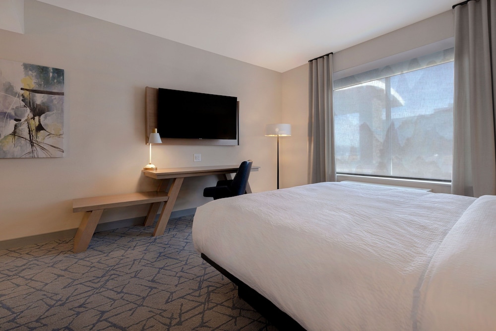 Fairfield Inn & Suites by Marriott Denver Airport at Gateway Park - photo 12