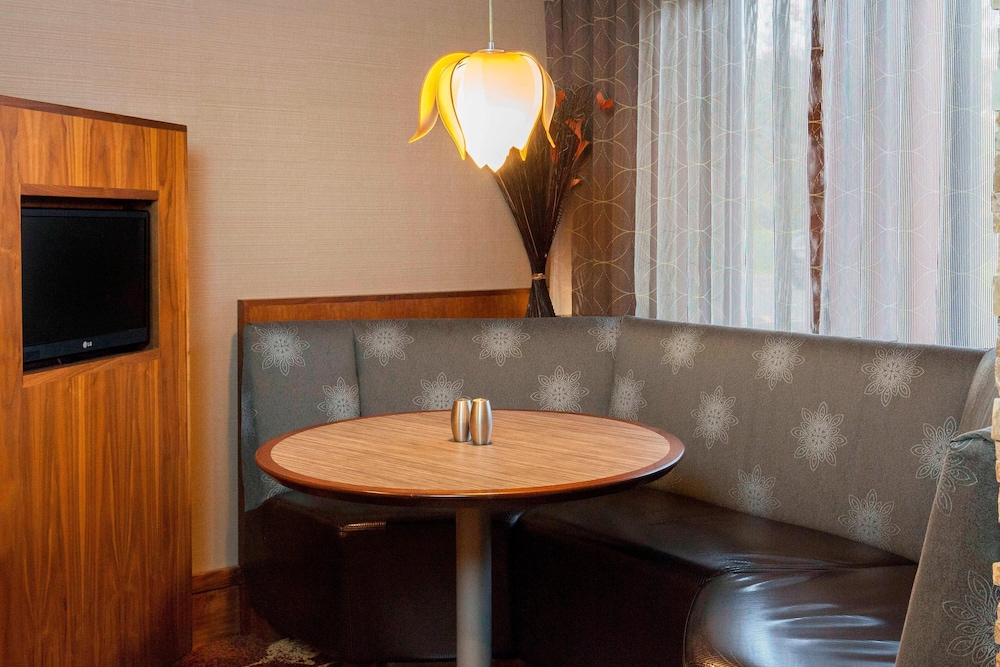 Courtyard by Marriott Ithaca Airport University - photo 16