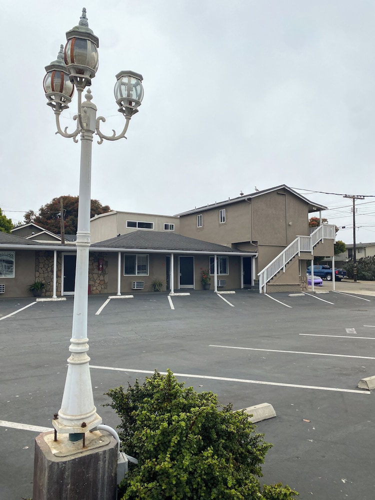 Rockview Inn and Suites - photo 38