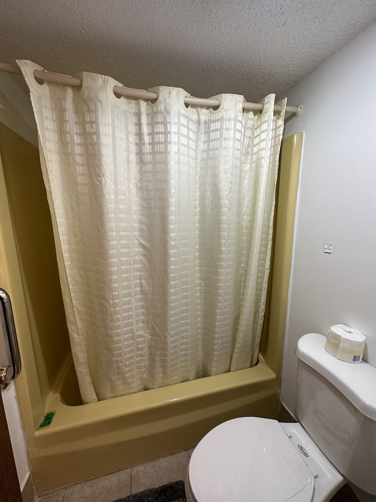 Paxton Inn Motel - photo 20
