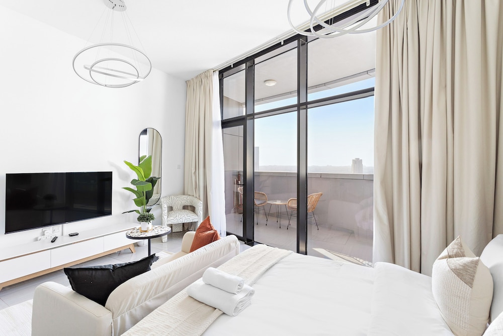 Silkhaus O2 Residential Towers — 4-Star Luxury Hotel in Dubai, United Arab Emirates