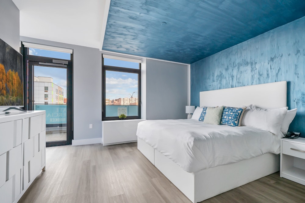 Global Luxury Suites at The Arches - photo 40