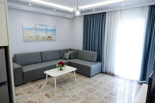 Fishta apartments Q5 35 — 4-Star Luxury Hotel in Velipoje, Albania