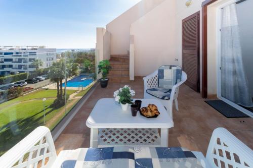 Victoria Sunny Flat with Sea And Pool View — hotel in Orihuela
