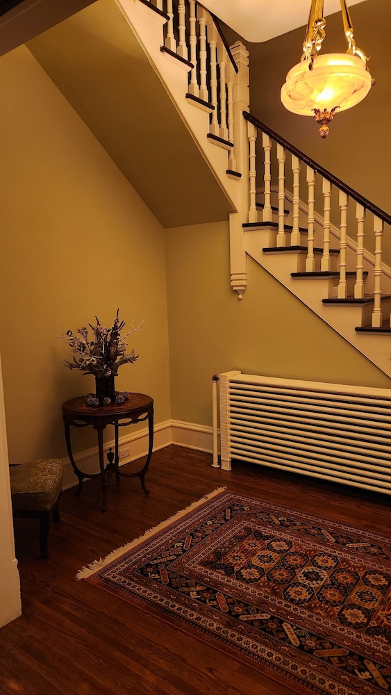 Oaklawn Inn Llc - photo 52