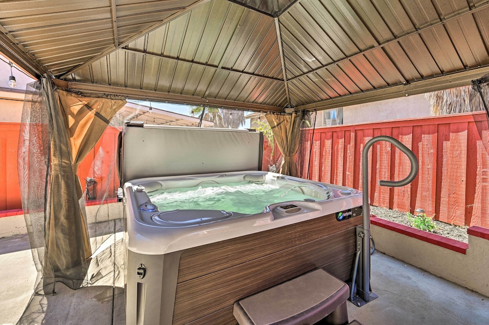 Karaoke Fun Hot Tub and Patio San Diego Sanctuary in San Diego, United States