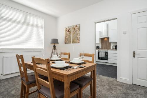 Dacy Lodge Anfield Strictly No Parties — 4-Star Luxury Hotel in Liverpool, United Kingdom