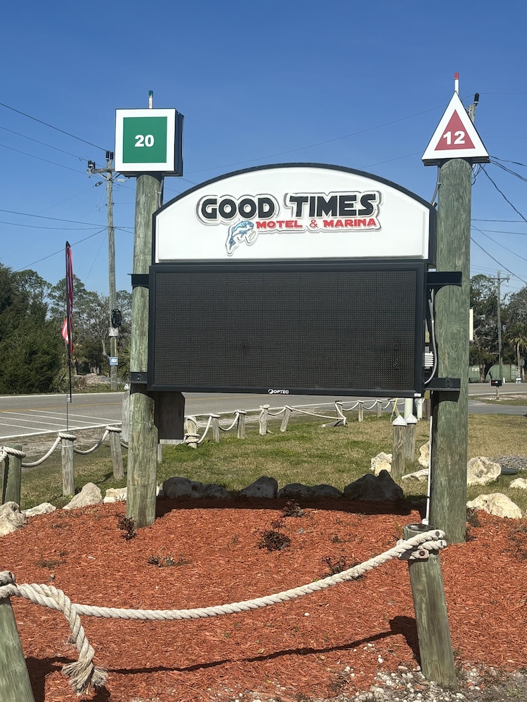 Good Times Motel and Marina - photo 16