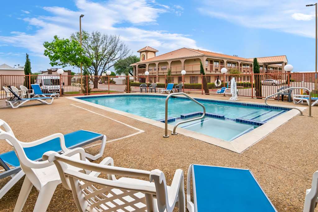 Super 8 by Wyndham Grand Prairie Southwest - photo 11