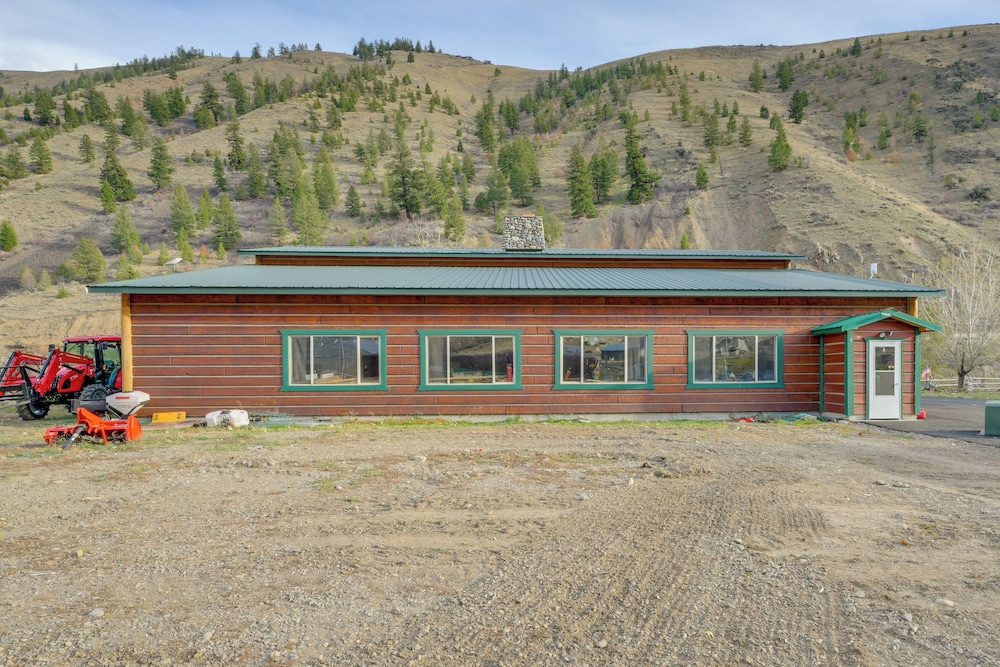 Salmon Vacation Rental w On site River Access - photo 43