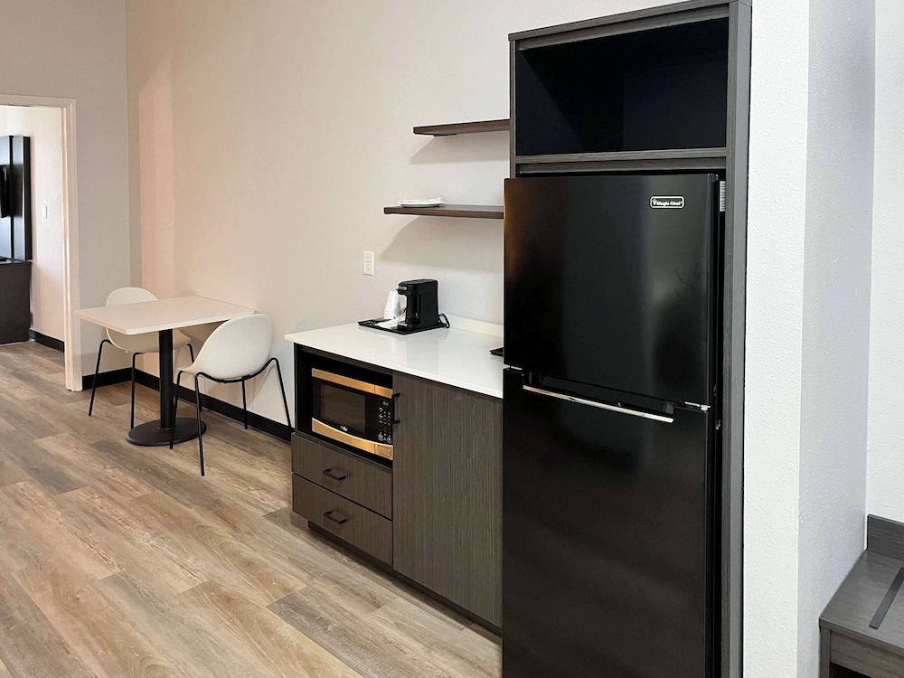 Studio 6 Elkhart IN Kitchenette Rooms - photo 14