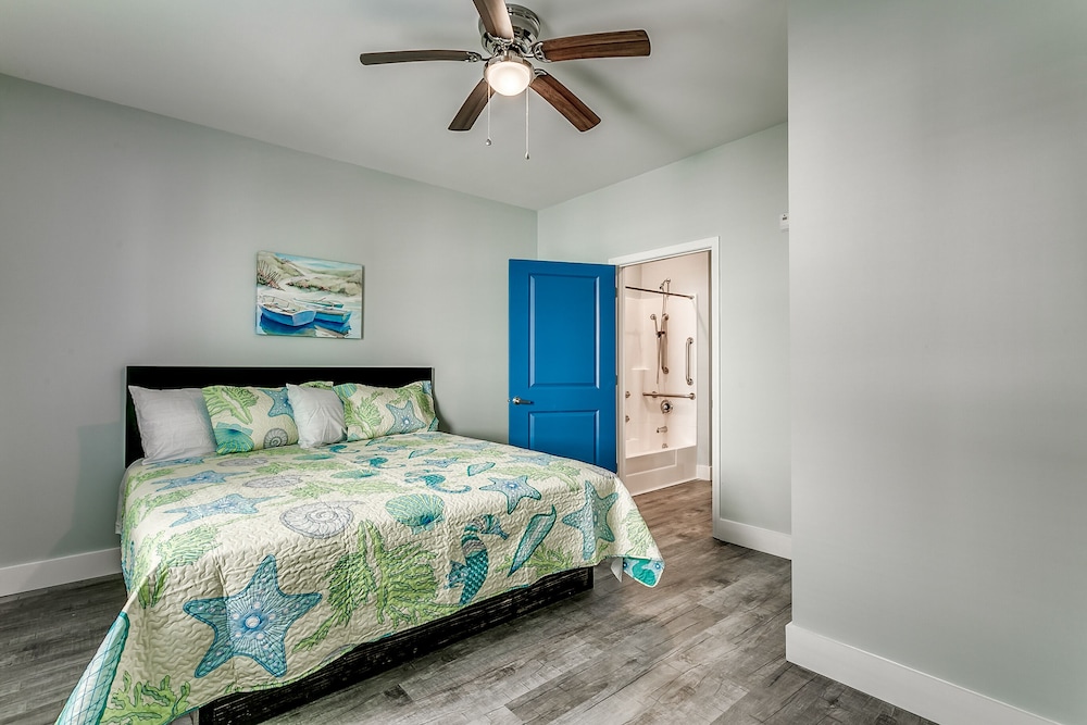 Together Resorts Cherry Grove Resort at 5401 A N Ocean Blvd - photo 2
