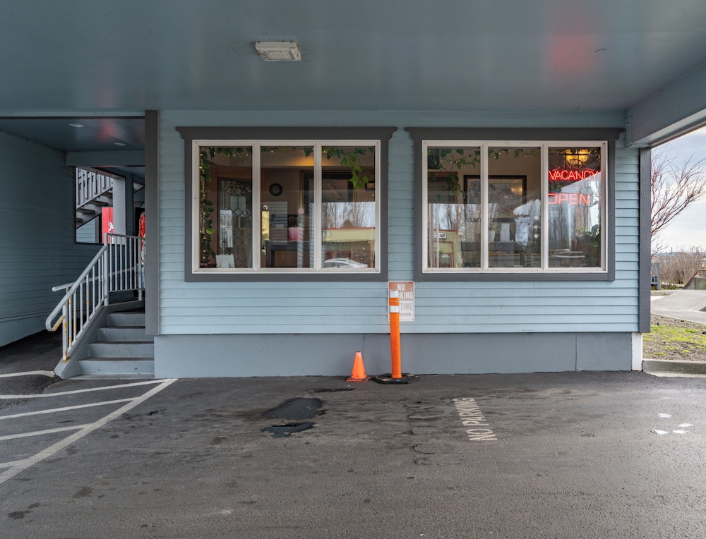 Water Front Inn - photo 34