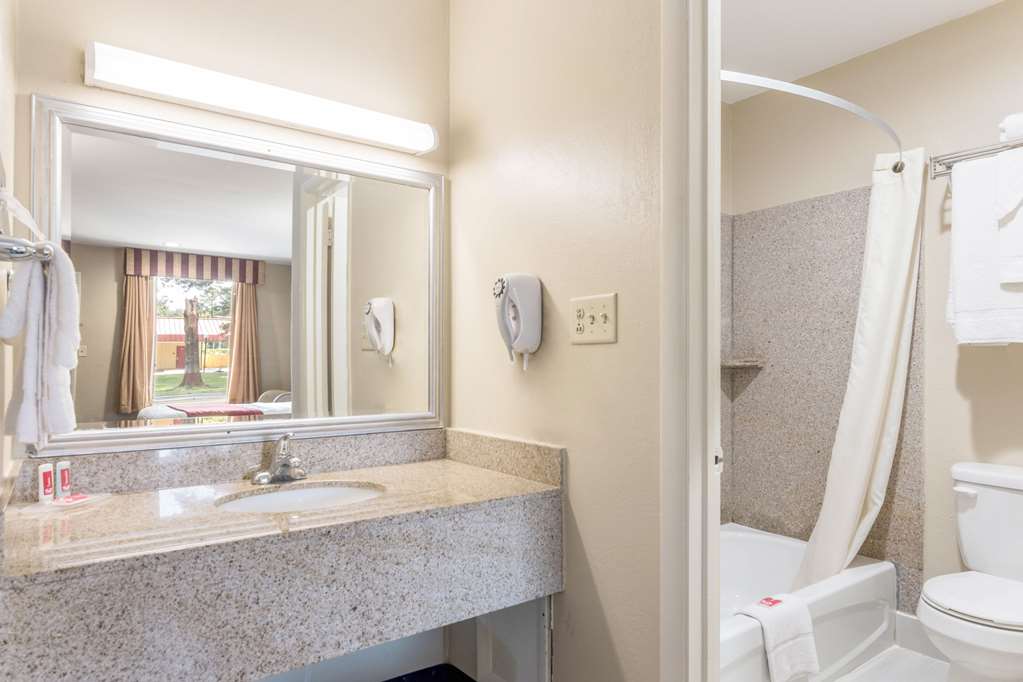 Econo Lodge Pocomoke City Hwy 13 - photo 21