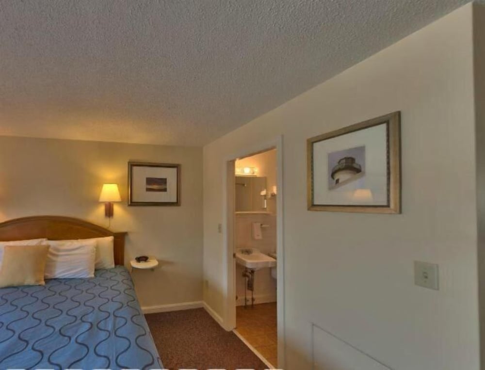 Sands by the Sea Motel - photo 20