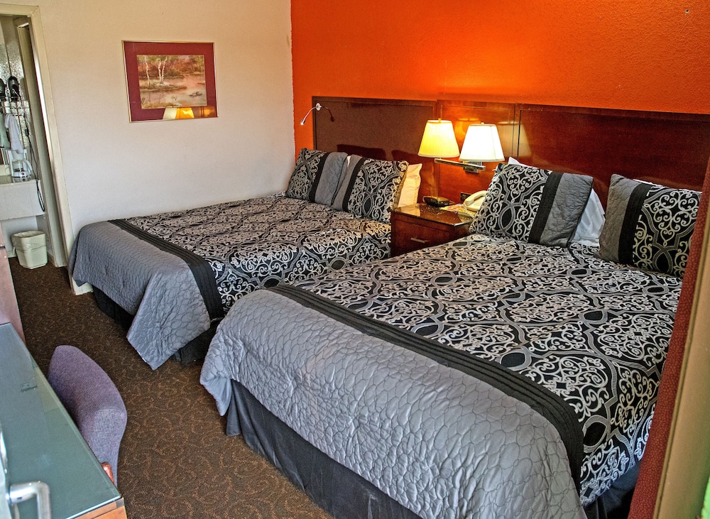 America's Best Inns & Suites - photo 10