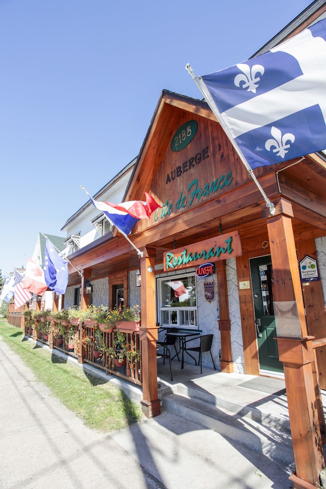 Auberge L’Ile de France in Mont-Tremblant, Canada