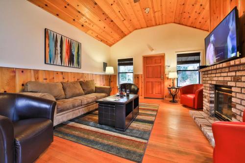Happy Days Downtown Guerneville BBQ Game Room Fast WiFi Dog Friendly - photo 27