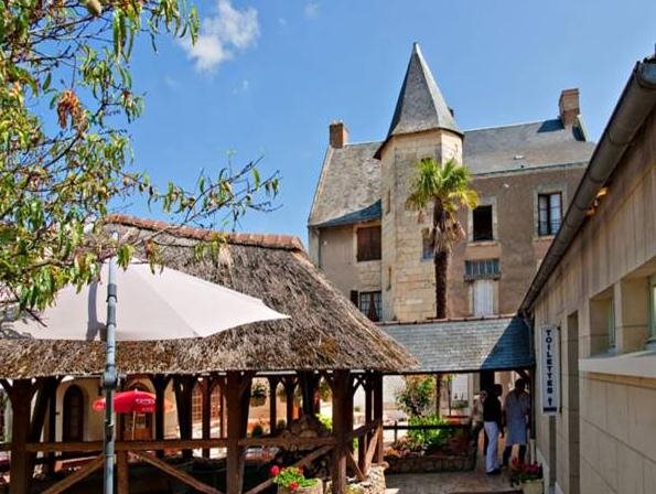 Splendid H tel in Montreuil-Bellay, France