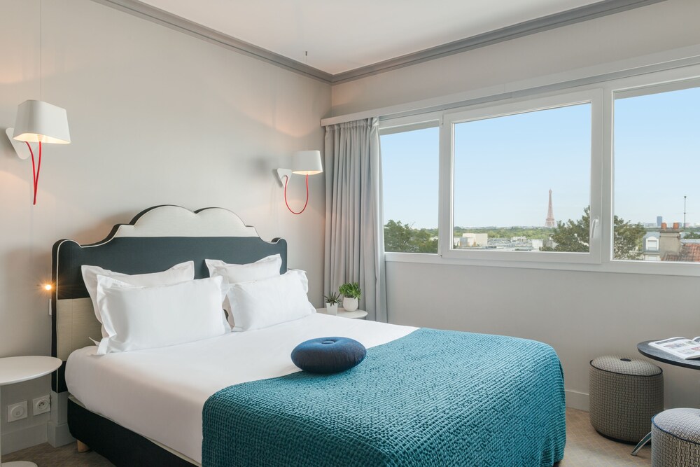 Hotel Atrium by HappyCulture - carbon neutral hotel in Suresnes