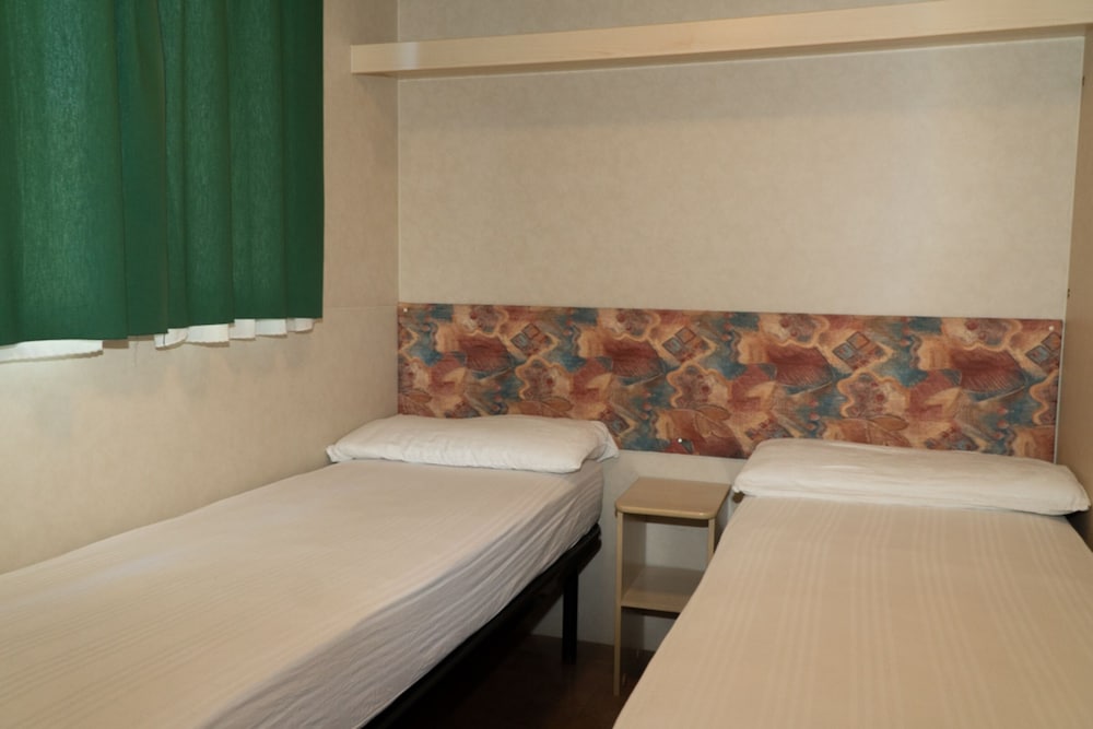 Punta Navaccia Mobilhome Standard 2 in Tuoro Sul Trasimeno, Italy