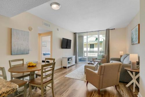 1 BR King Rooftop Pool close to beach Casa Costa — 4-Star Luxury Hotel in Boynton Beach, United States