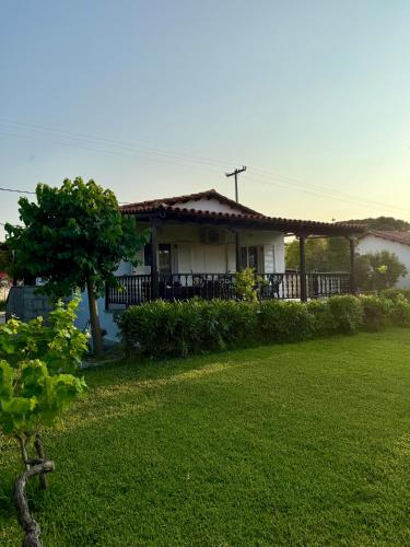 Villa Dimitris — 4-Star Luxury Hotel in None, Greece