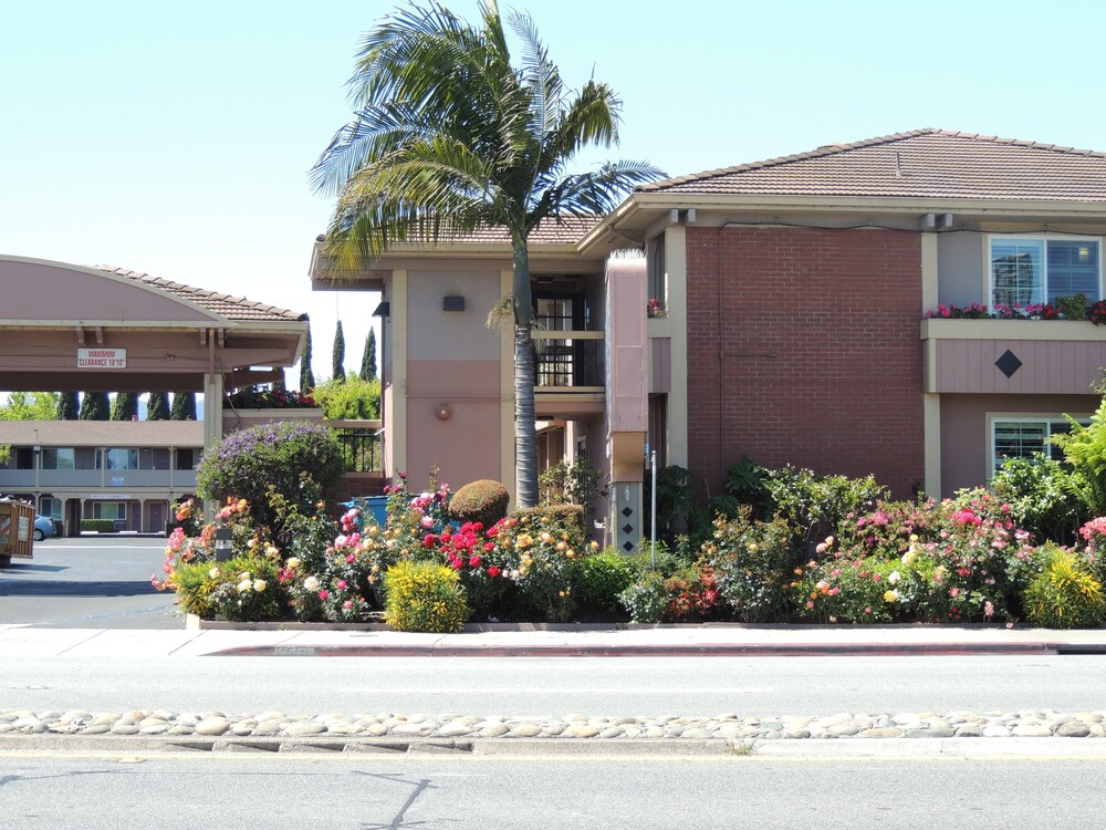 Pacific Inn of Redwood City - photo 85