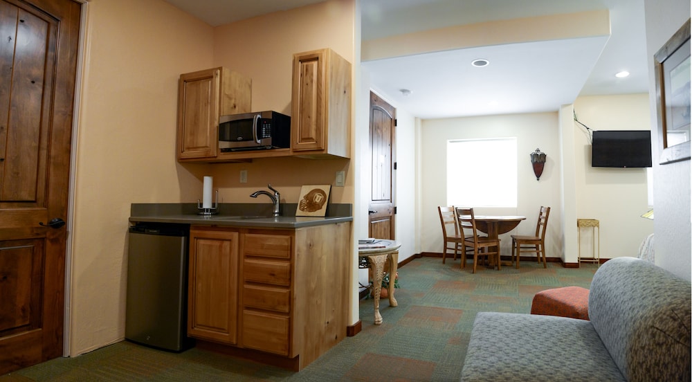 Oasis on the Rim - photo 16