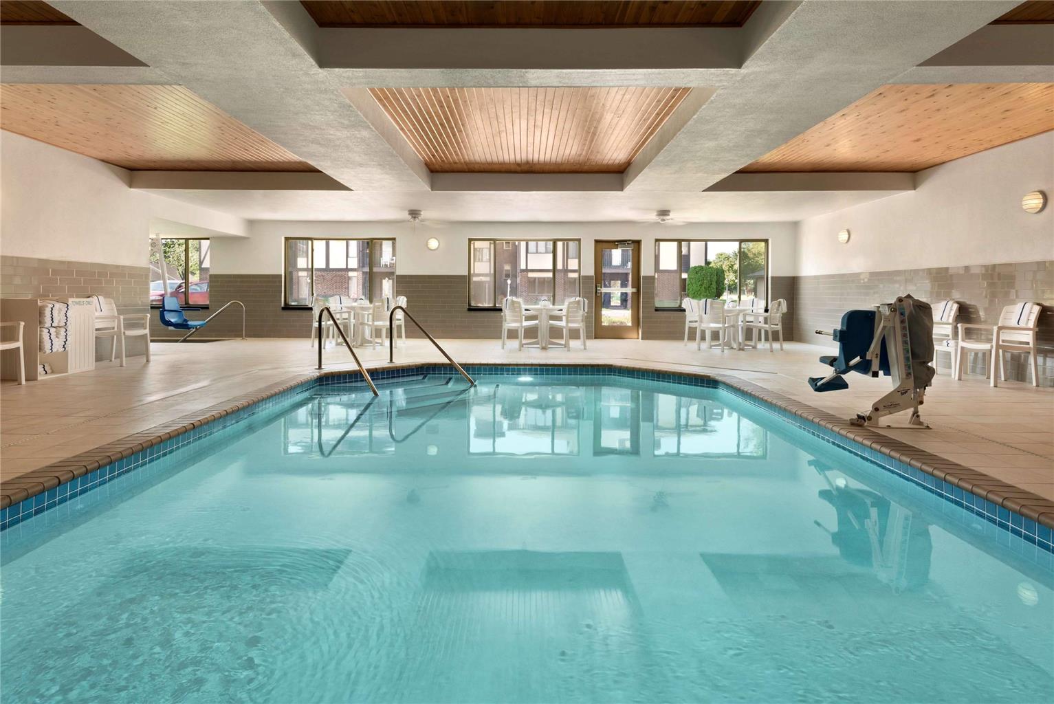 Country Inn & Suites by Radisson St. Cloud West MN - photo 8