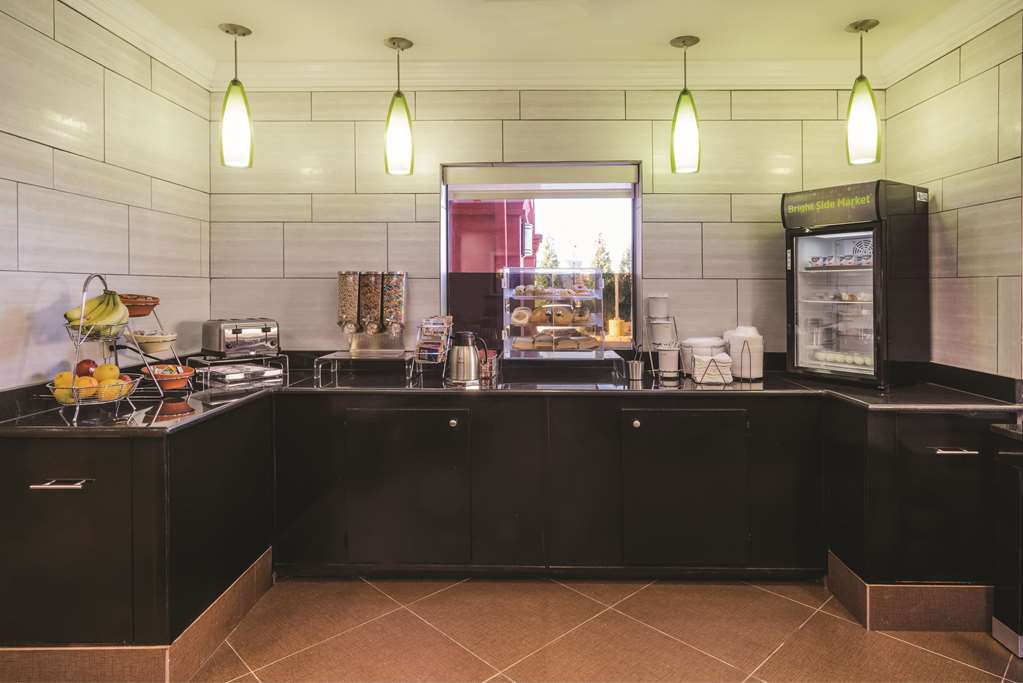 La Quinta Inn & Suites by Wyndham Louisville East - photo 29