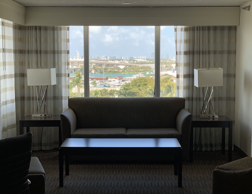 Holiday Inn Port of Miami Downtown Hotel - photo 6