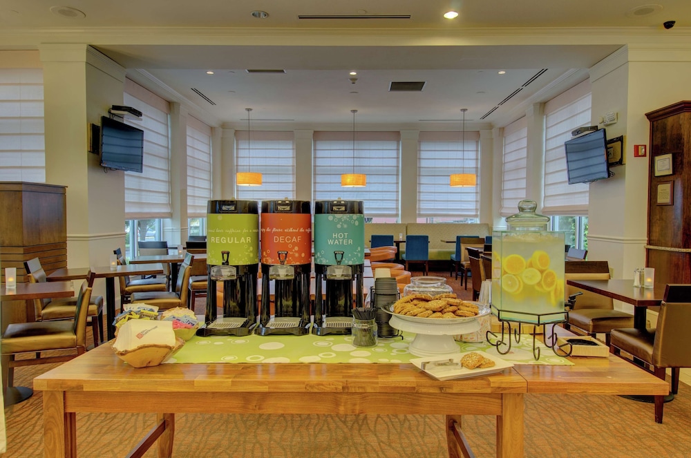 Hilton Garden Inn Norwalk - photo 12