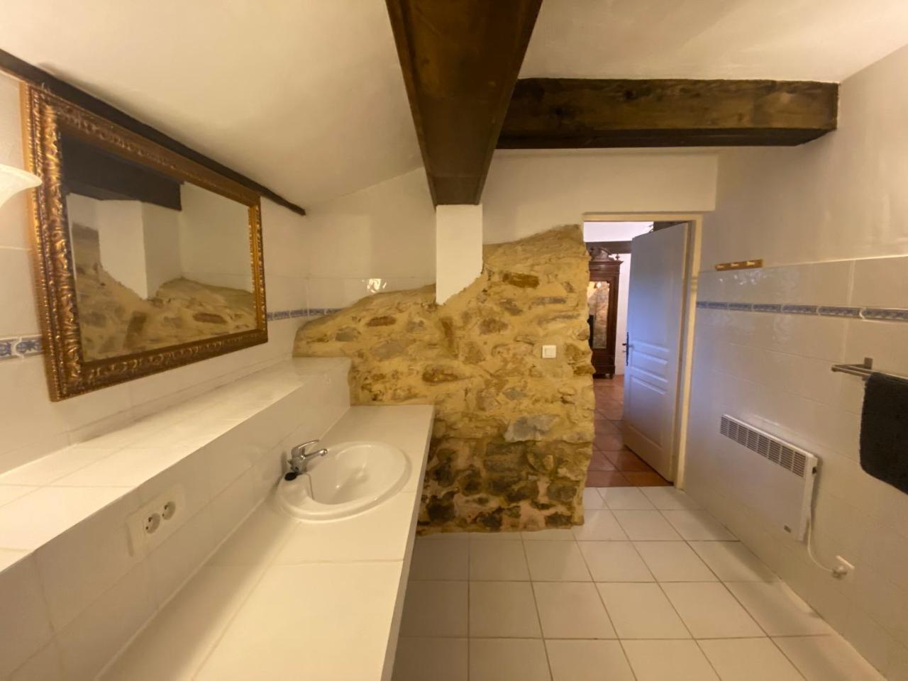 Cosy Former Bakery House with Communal Swimming Pool — 4-Star Luxury Hotel in Prayssac, France