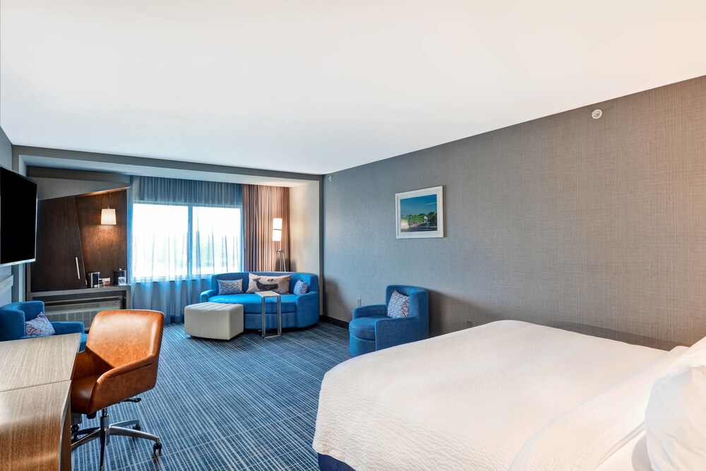 Courtyard by Marriott Long Island Islip Courthouse Complex - photo 10