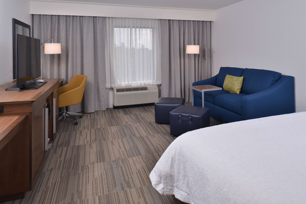 Hampton Inn & Suites Ann Arbor West - photo 22