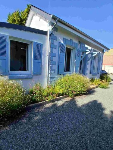 La Mignardise Jardin & Parking Prives in Etretat, France