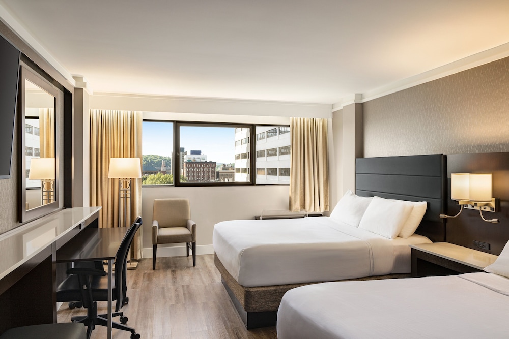 Crowne Plaza Knoxville Downtown University by IHG - photo 9