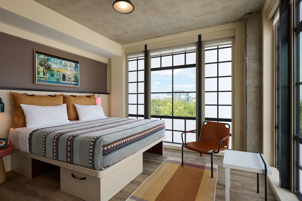 Moxy Charleston Downtown - photo 18